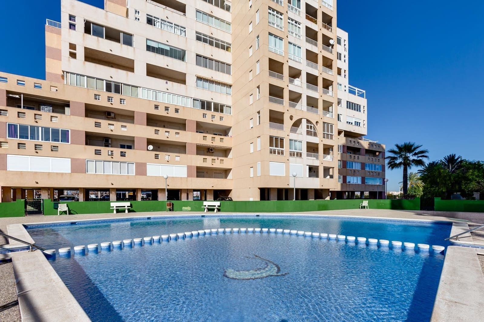 3 Zimmer Apartment zu verkaufen in Torrevieja mit Pool Garage - 194.900 € (Ref: 9387773)