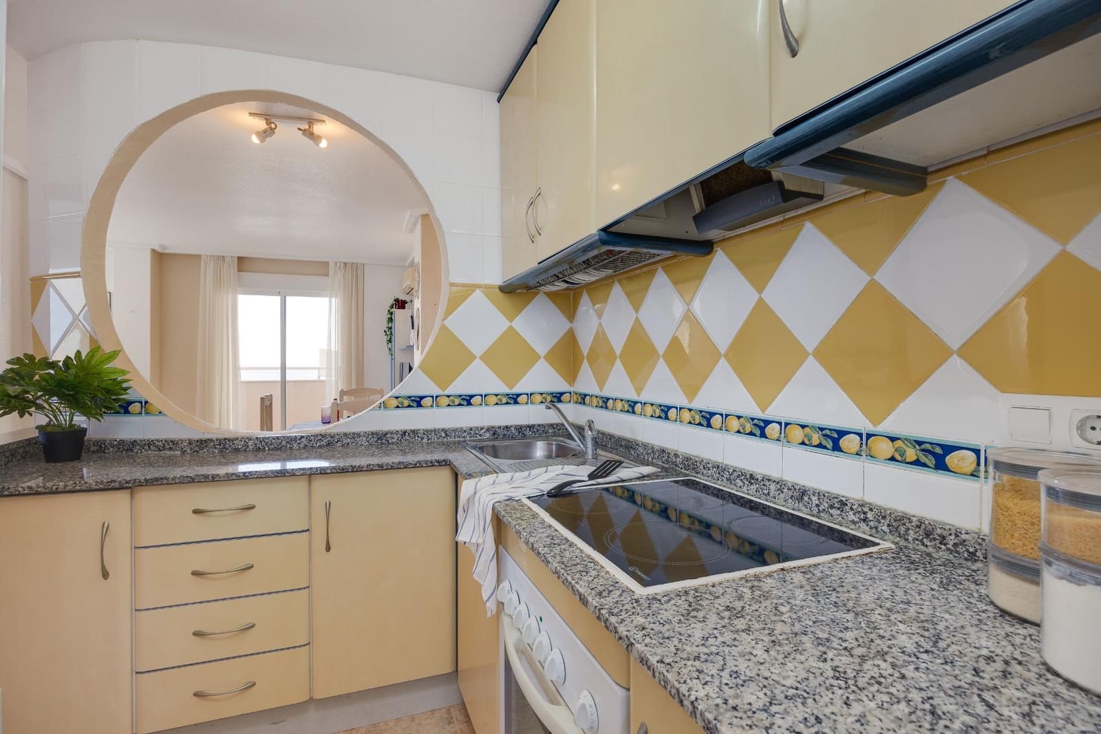 3 Zimmer Apartment zu verkaufen in Torrevieja mit Pool Garage - 194.900 € (Ref: 9387773)