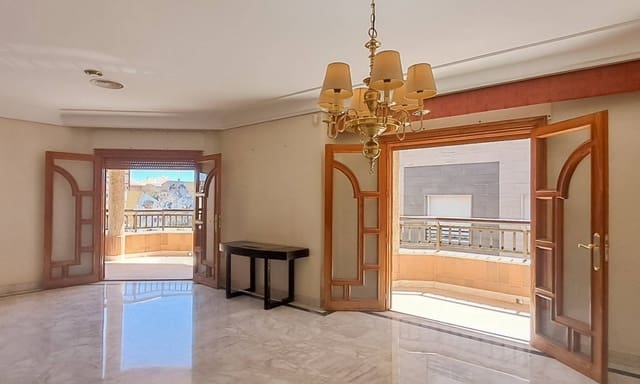 6 bedroom Apartment for sale in San Pedro del Pinatar ciudad, San Pedro del Pinatar - € 414,000 (Ref: 9387784)