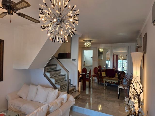 3 makuuhuone Omakotitalo myytävänä paikassa Mijas Costa, Mijas mukana 
autotalli - 425 000 € (Ref: 9387787)