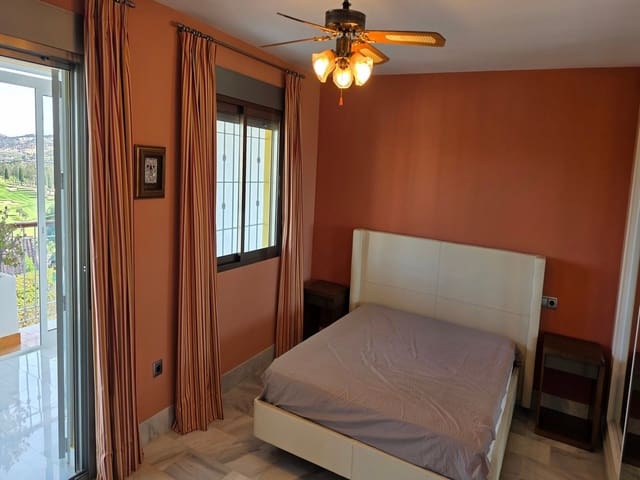 3 soverom Hus til salgs i Mijas Costa, Mijas med garasje - € 425 000 (Ref: 9387787)