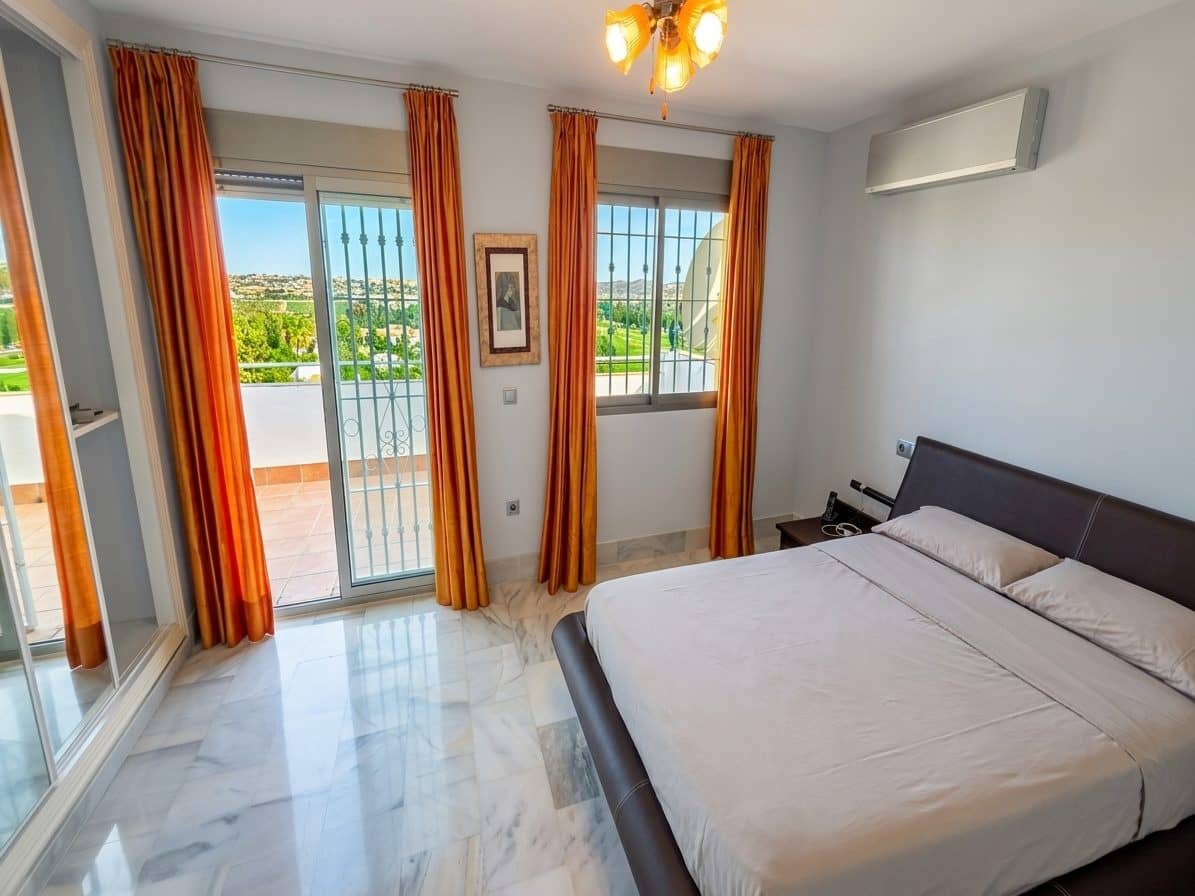 3 chambre Villa/Maison à vendre à Mijas Costa avec garage - 405 000 € (Ref: 9387787)