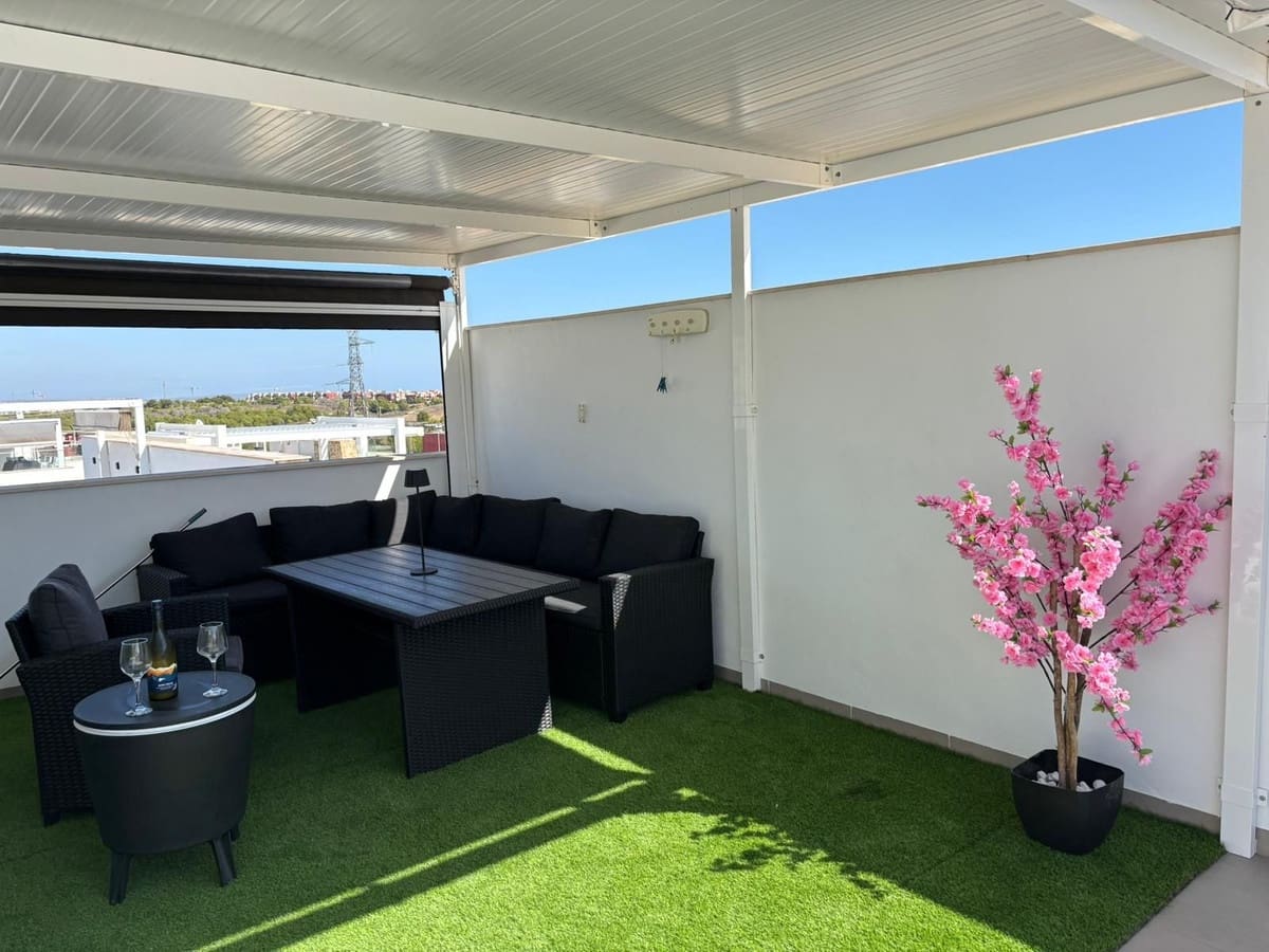 Casa de 3 habitaciones en Villamartin en venta con piscina - 335.000 € (Ref: 9387788)