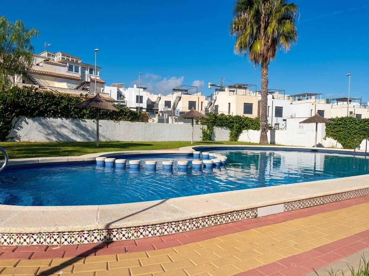 3 bedroom Villa for sale in Orihuela with pool - € 335,000 (Ref: 9387788)