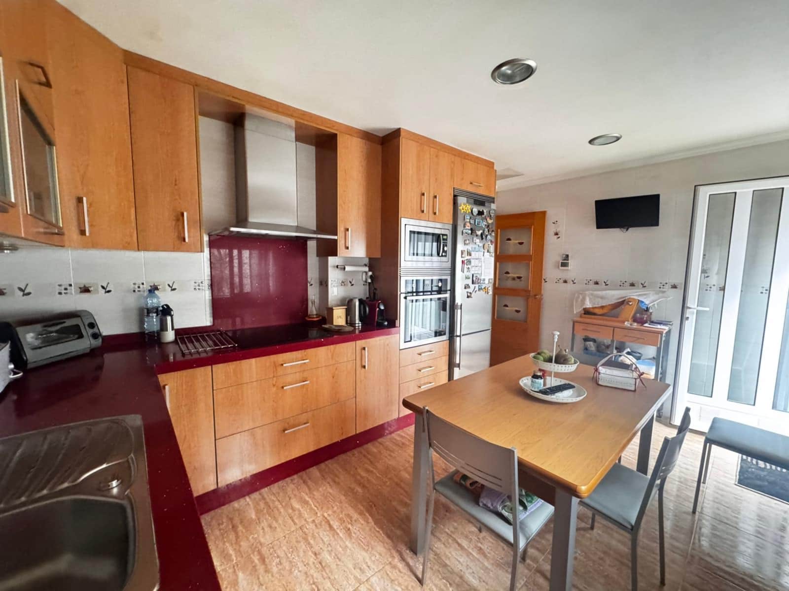 4 bedroom Villa for sale in Los Alcazares with garage - € 269,900 (Ref: 9390474)