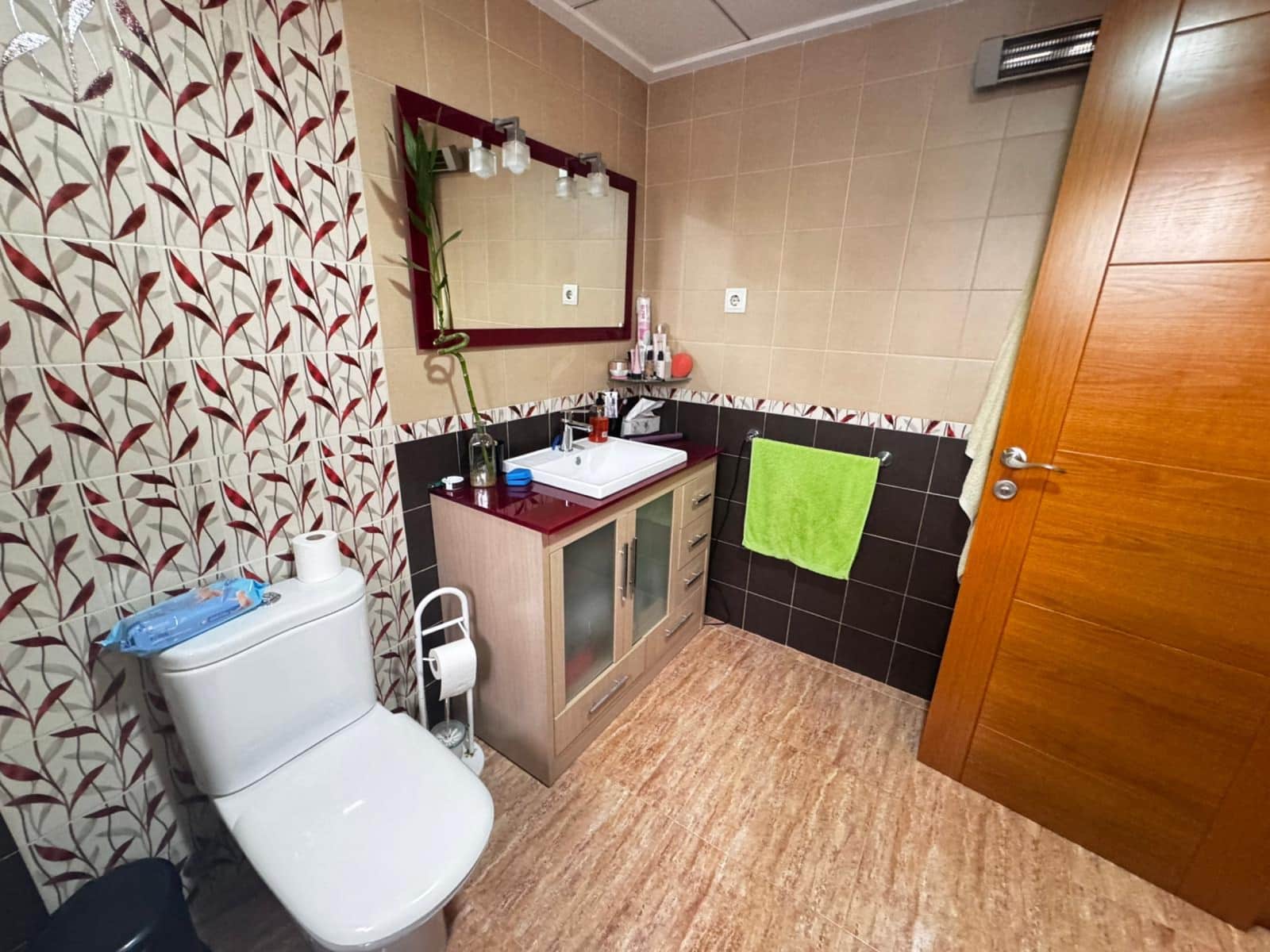 4 bedroom Villa for sale in Los Alcazares with garage - € 269,900 (Ref: 9390474)