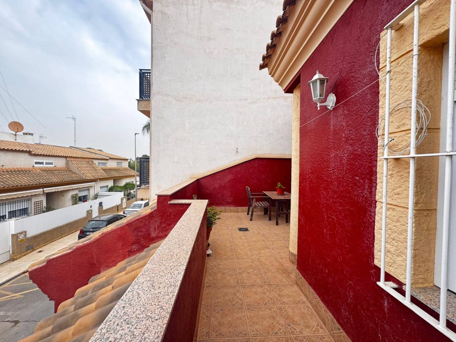 4 bedroom Villa for sale in Los Alcazares with garage - € 269,900 (Ref: 9390474)