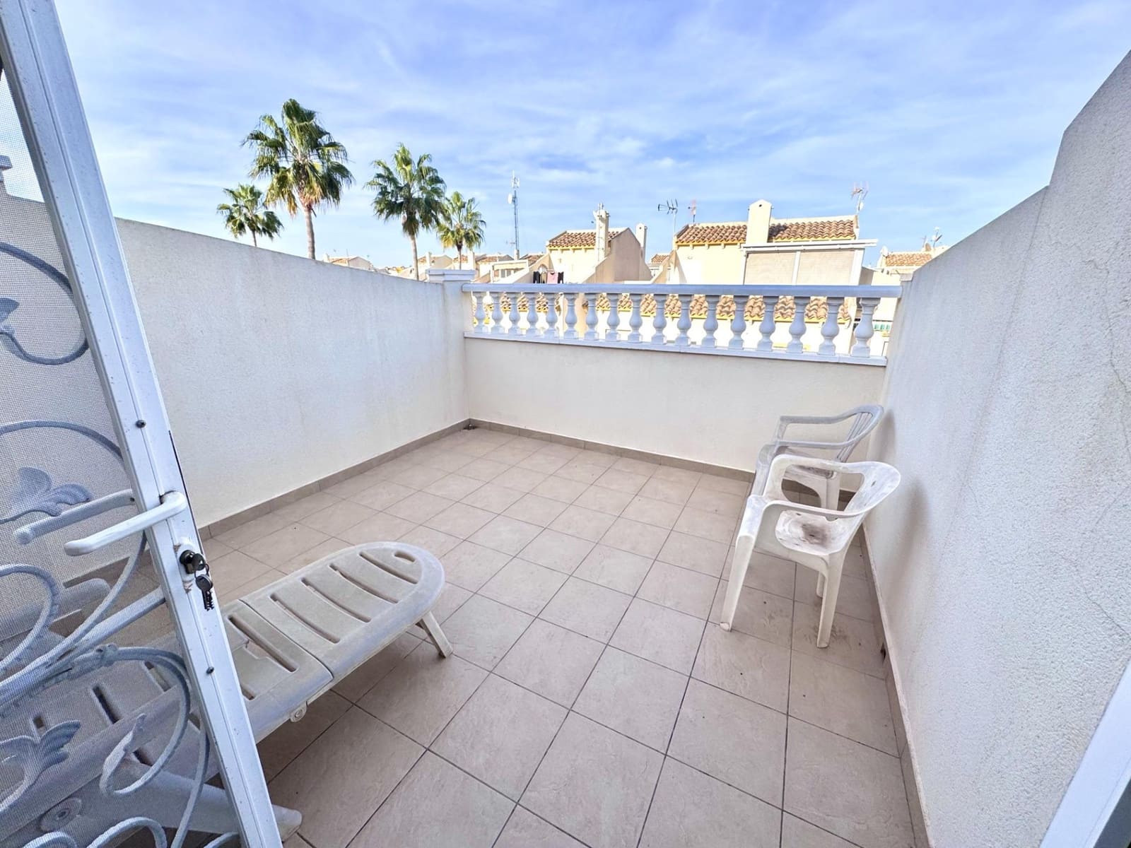 5 soverom Hus til salgs i Orihuela Costa med svømmebasseng garasje - € 210 000 (Ref: 9390480)
