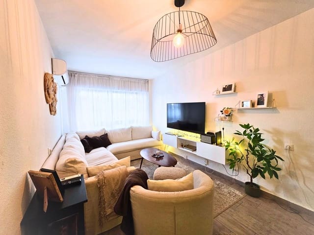 3 bedroom Apartment for sale in Las Piscinas Naturales, Torrevieja - € 209,900 (Ref: 9390486)