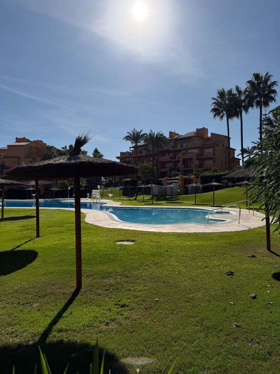 Apartamento de 3 habitaciones en La Duquesa / Puerto de la Duquesa en venta - 595.000 € (Ref: 9390488)