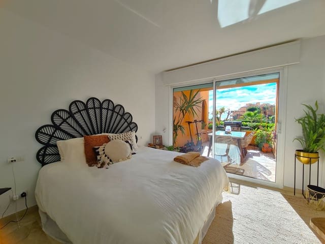 Apartamento de 3 habitaciones en La Duquesa / Puerto de la Duquesa, Manilva en venta - 595.000 € (Ref: 9390488)