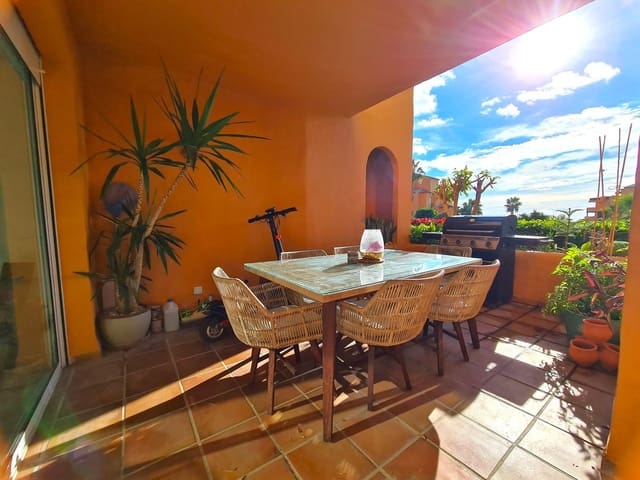 Apartamento de 3 habitaciones en La Duquesa / Puerto de la Duquesa, Manilva en venta - 595.000 € (Ref: 9390488)