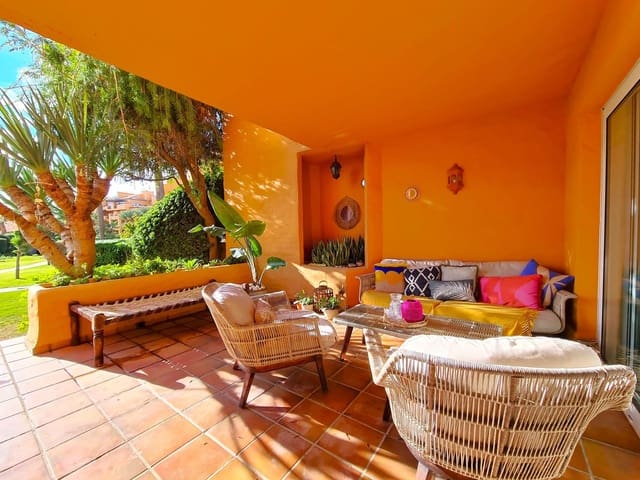 Apartamento de 3 habitaciones en La Duquesa / Puerto de la Duquesa, Manilva en venta - 595.000 € (Ref: 9390488)