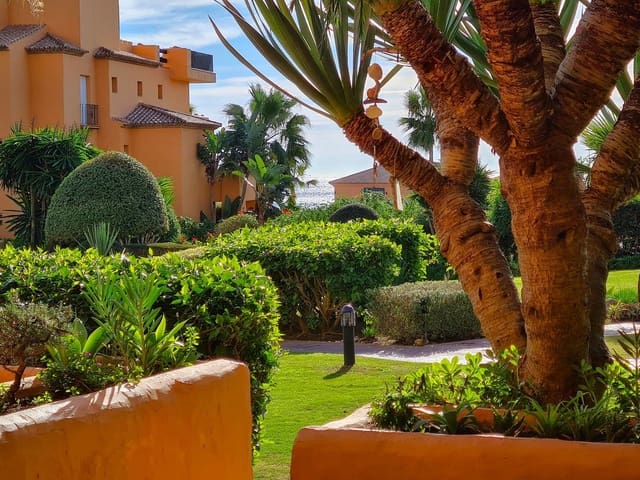 Apartamento de 3 habitaciones en La Duquesa / Puerto de la Duquesa, Manilva en venta - 595.000 € (Ref: 9390488)