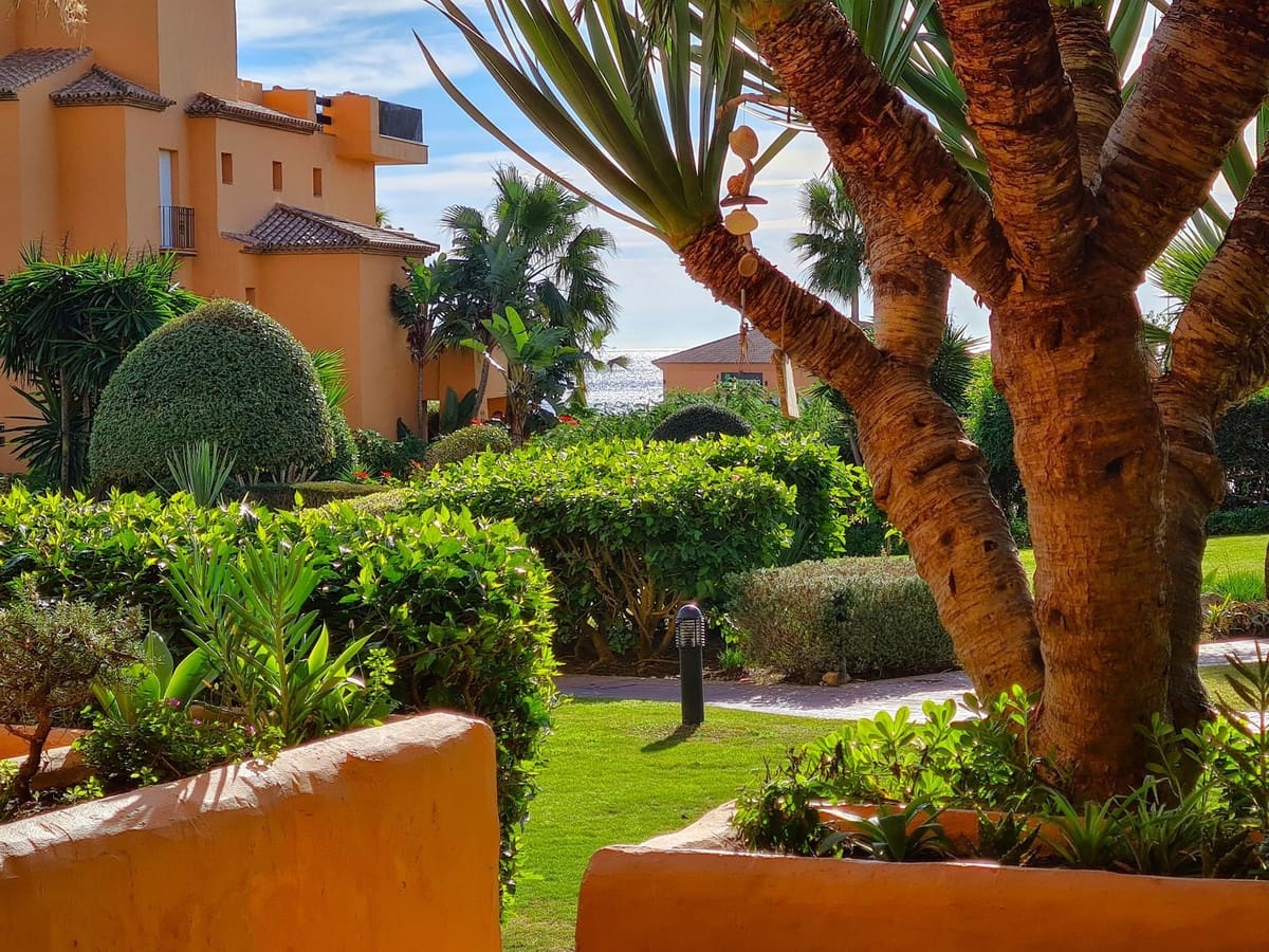 3 bedroom Apartment for sale in La Duquesa / Puerto de la Duquesa - € 595,000 (Ref: 9390488)