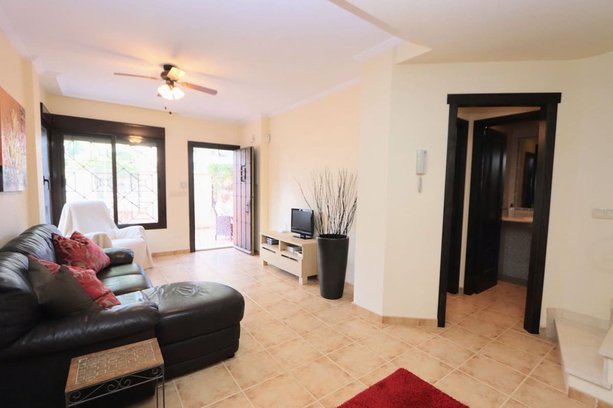 3 slaapkamer Halfvrijstaande villa te koop in San Cayetano met zwembad garage - € 165.000 (Ref: 9390491)