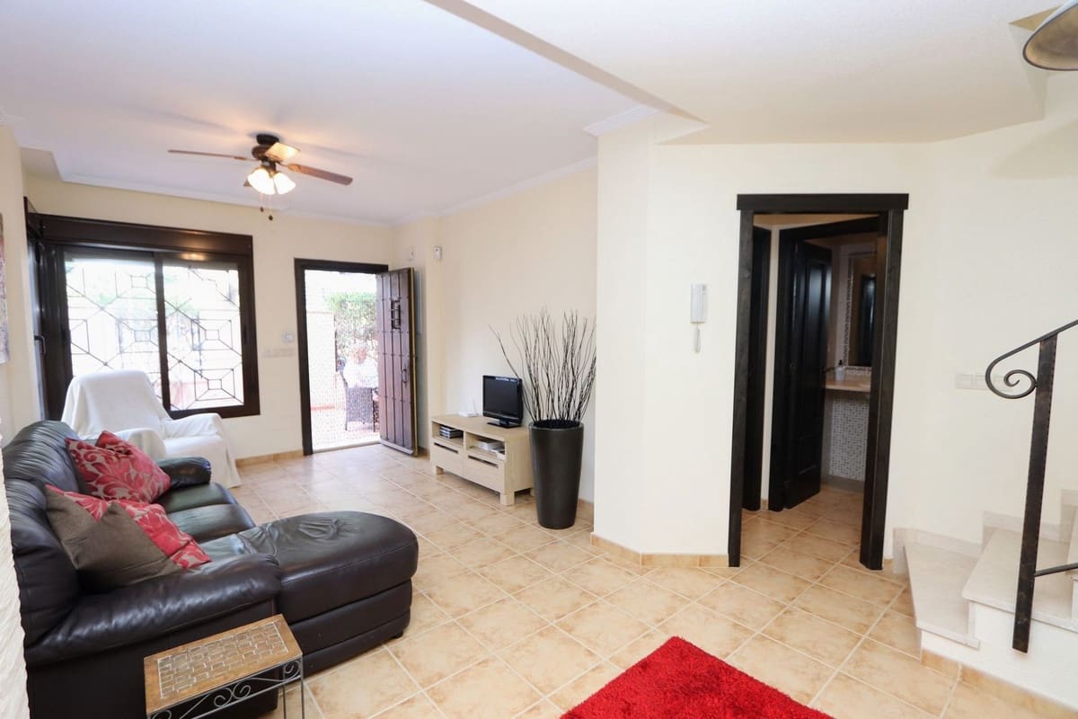 3 slaapkamer Halfvrijstaande villa te koop in San Cayetano met zwembad garage - € 165.000 (Ref: 9390491)