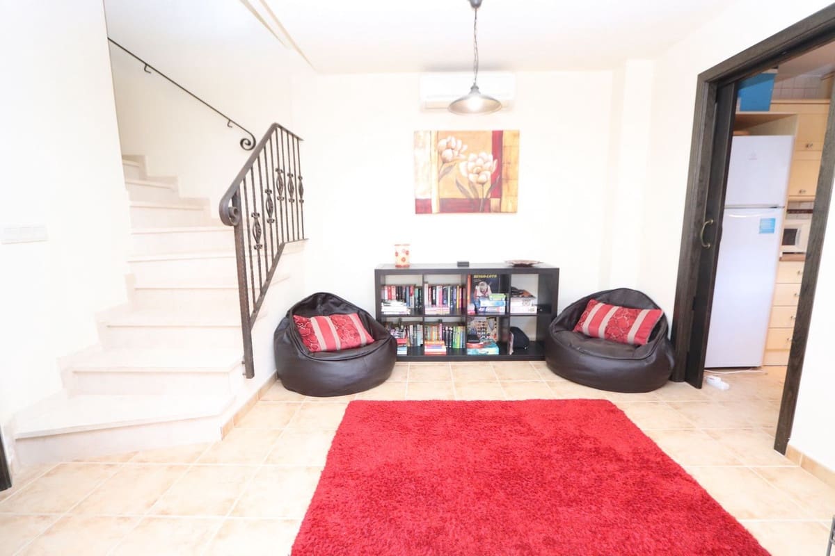 3 bedroom Semi-detached Villa for sale in San Cayetano with pool garage - € 165,000 (Ref: 9390491)