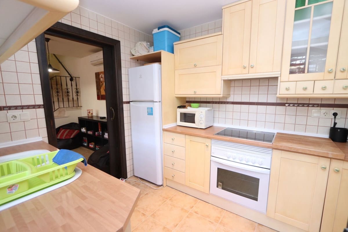 3 bedroom Semi-detached Villa for sale in San Cayetano with pool garage - € 165,000 (Ref: 9390491)