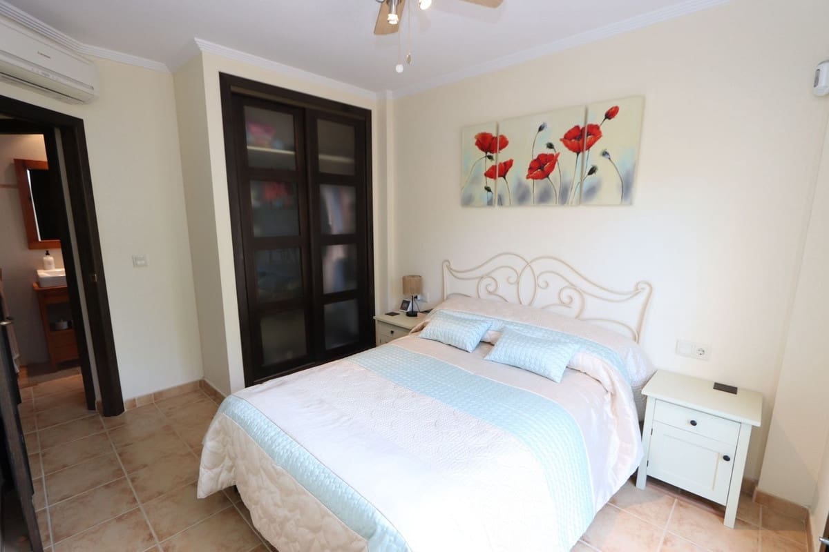 3 bedroom Semi-detached Villa for sale in San Cayetano with pool garage - € 165,000 (Ref: 9390491)