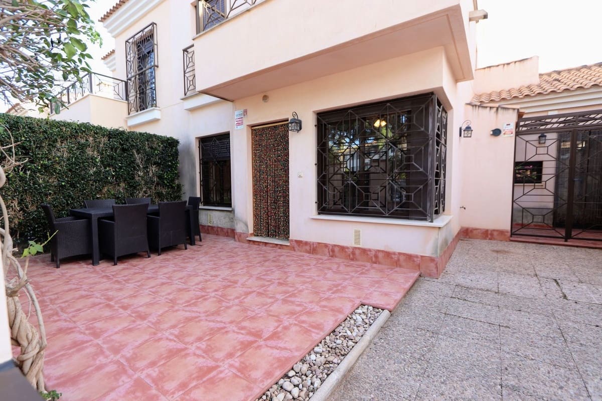3 bedroom Semi-detached Villa for sale in San Cayetano with pool garage - € 165,000 (Ref: 9390491)