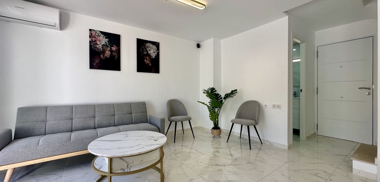3 soverom Hus til salgs i Torrevieja med svømmebasseng - € 229 000 (Ref: 9393301)