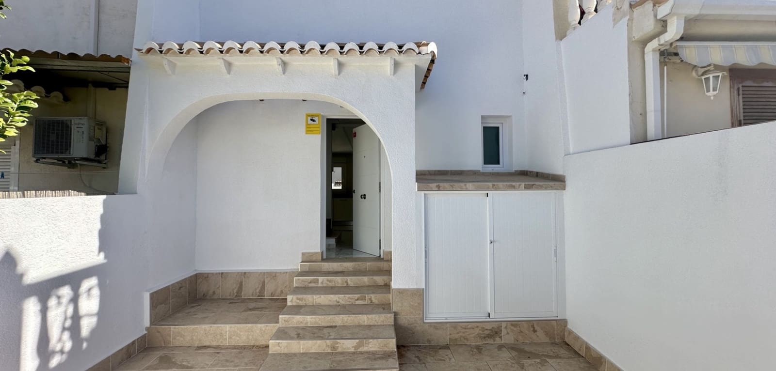 3 soverom Hus til salgs i Torrevieja med svømmebasseng - € 229 000 (Ref: 9393301)