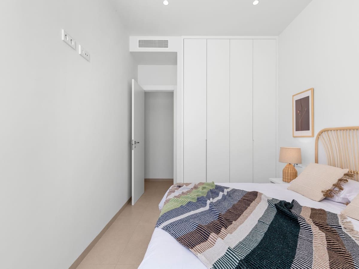 Chalet de 3 habitaciones en Los Alcázares en venta con piscina garaje - 689.900 € (Ref: 9395878)