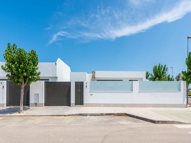3 soveværelse Villa til salg i Los Alcázares med swimmingpool garage - € 499.900 (Ref: 9395879)