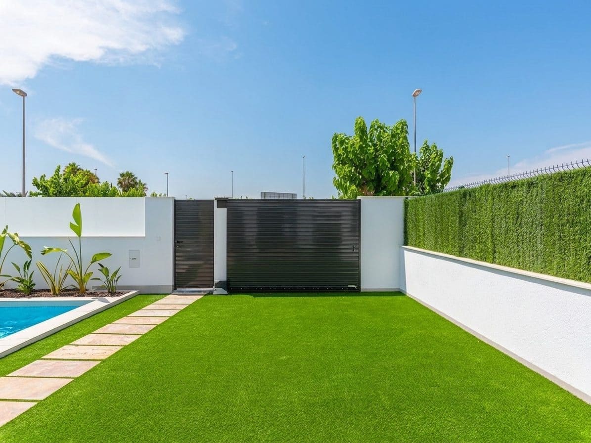 3 bedroom Villa for sale in Los Alcazares with pool - € 499,900 (Ref: 9395879)