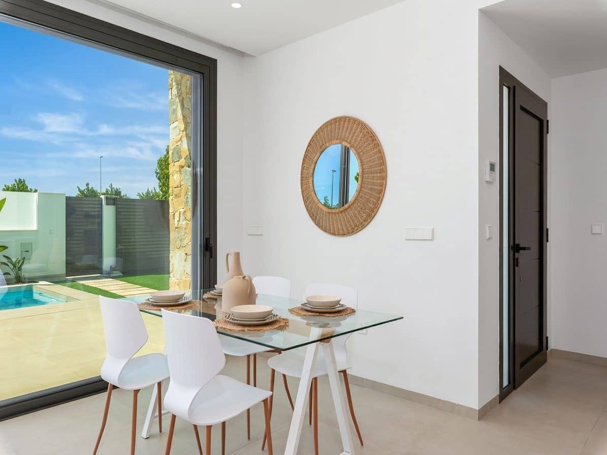 3 bedroom Villa for sale in Los Alcazares with pool - € 499,900 (Ref: 9395879)