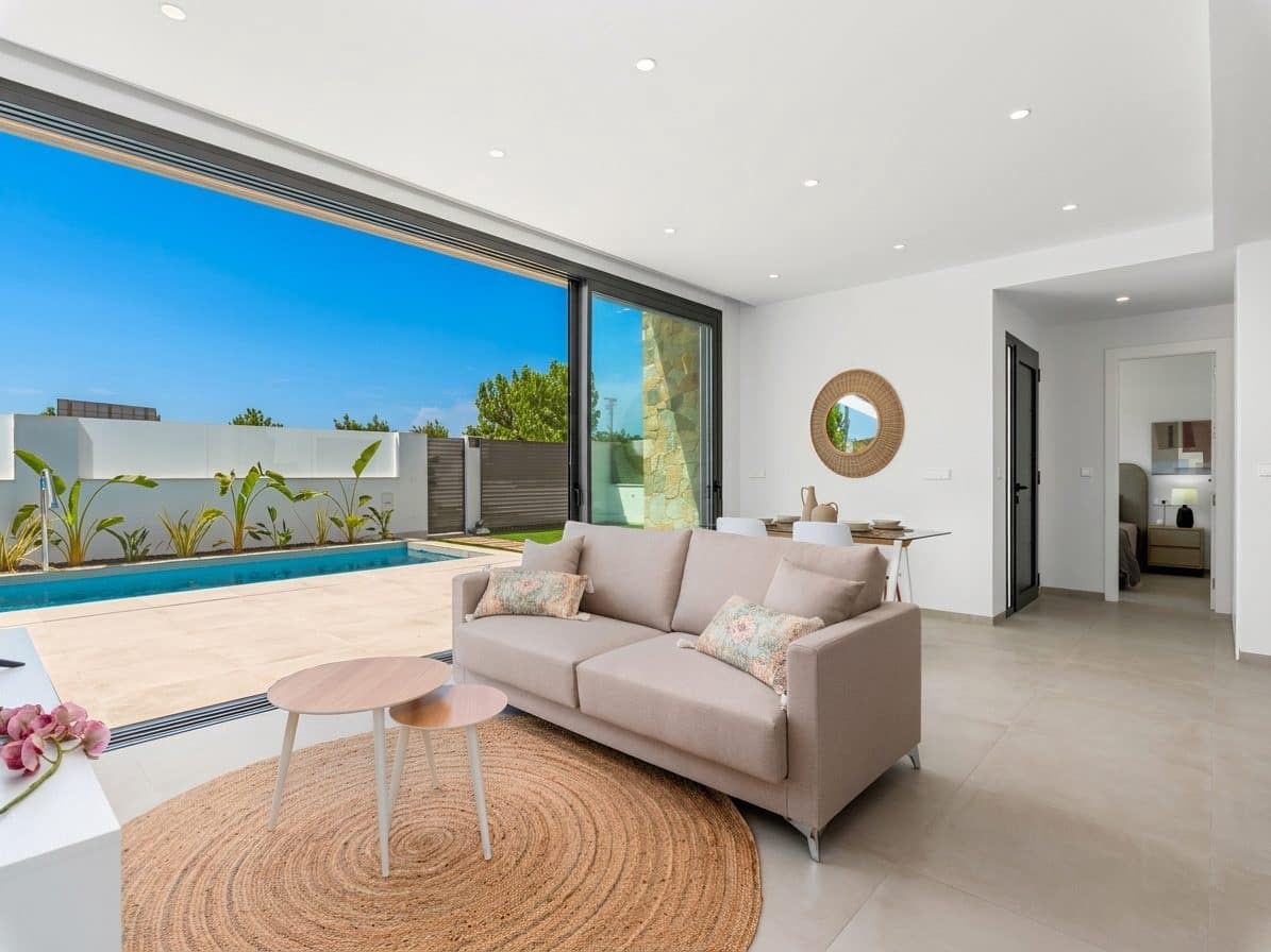 3 bedroom Villa for sale in Los Alcazares with pool - € 499,900 (Ref: 9395879)
