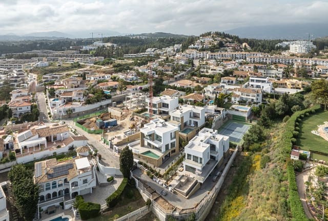 4 soveværelse Villa til salg i El Faro de Calaburra - Chaparral, Mijas med swimmingpool - € 1.765.000 (Ref: 9398327)