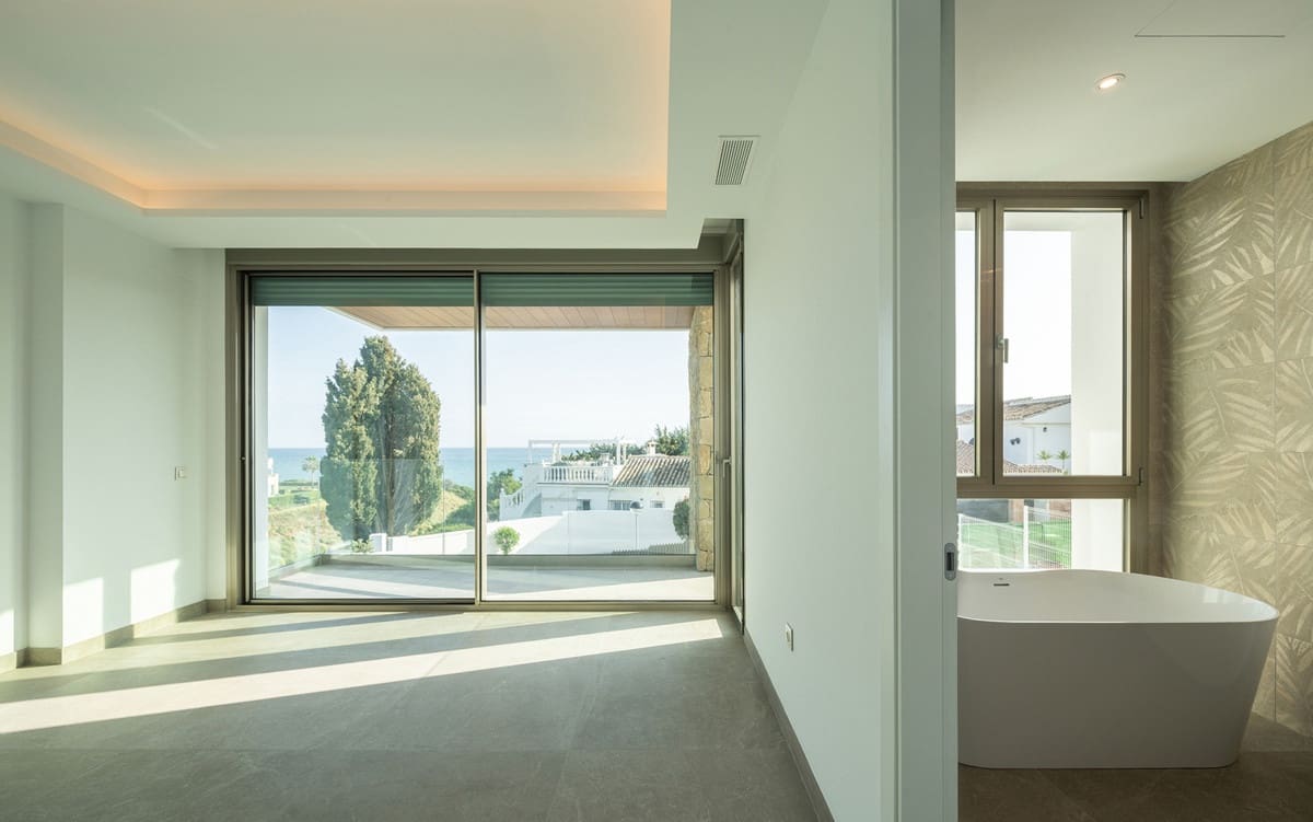 4 sovrum Villa till salu i Mijas Costa med pool - 1 765 000 € (Ref: 9398327)