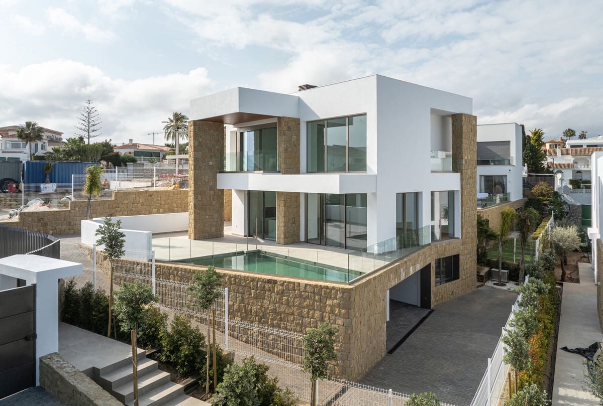 4 sovrum Villa till salu i Mijas Costa med pool - 1 765 000 € (Ref: 9398327)