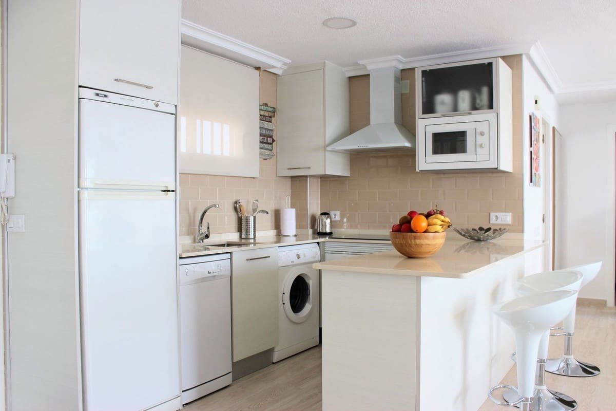 3 bedroom Apartment for sale in Pilar de la Horadada with garage - € 450,000 (Ref: 9398329)