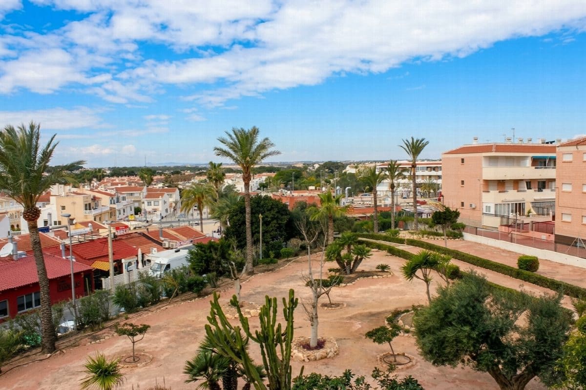 3 Zimmer Apartment zu verkaufen in Pilar de la Horadada mit Garage - 450.000 € (Ref: 9398329)