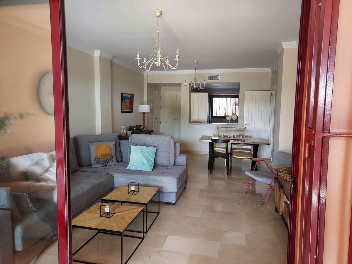 2 bedroom Apartment for sale in La Duquesa / Puerto de la Duquesa - € 345,000 (Ref: 9398343)