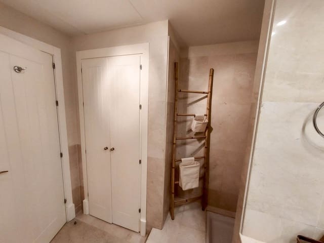 Apartamento de 2 habitaciones en La Duquesa / Puerto de la Duquesa, Manilva en venta - 345.000 € (Ref: 9398343)