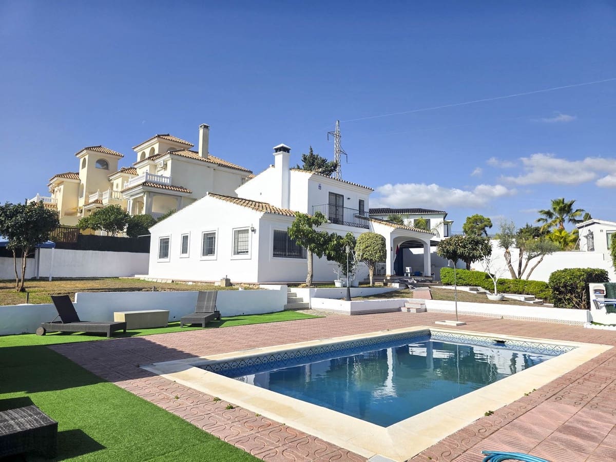 3 chambre Villa/Maison à vendre à Estepona avec piscine garage - 998 500 € (Ref: 9398344)