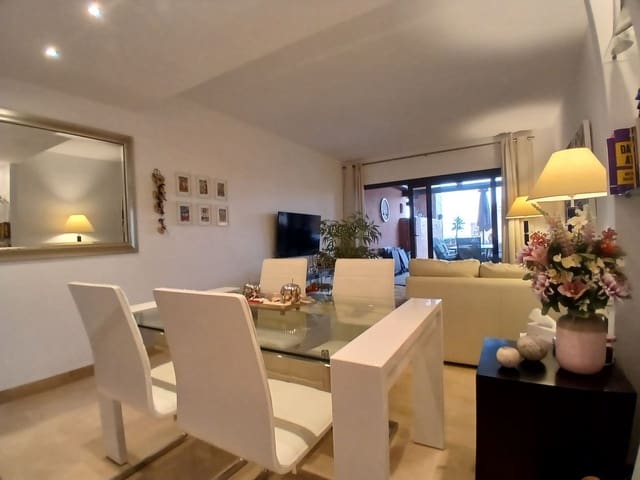 Apartamento de 2 habitaciones en La Duquesa / Puerto de la Duquesa, Manilva en venta con piscina - 310.000 € (Ref: 9400744)