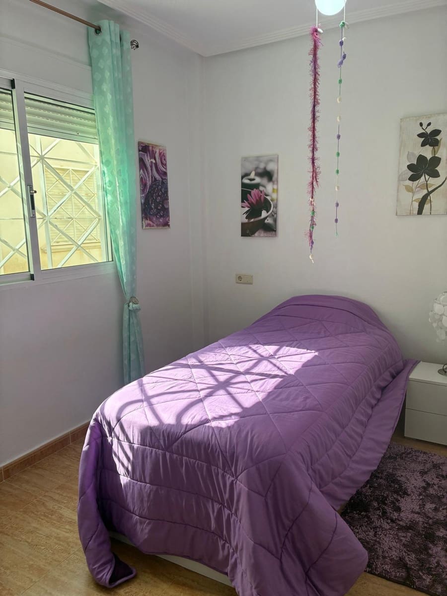 Bungalow de 2 habitaciones en Orihuela Costa en venta con piscina - 179.000 € (Ref: 9400759)