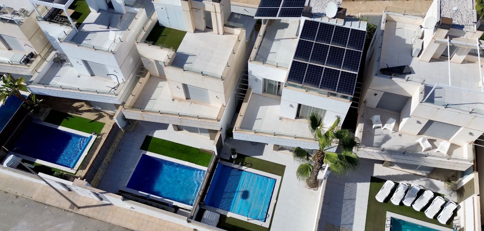 3 makuuhuone Huvila myytävänä paikassa Orihuela Costa mukana uima-altaan - 389 000 € (Ref: 9403236)