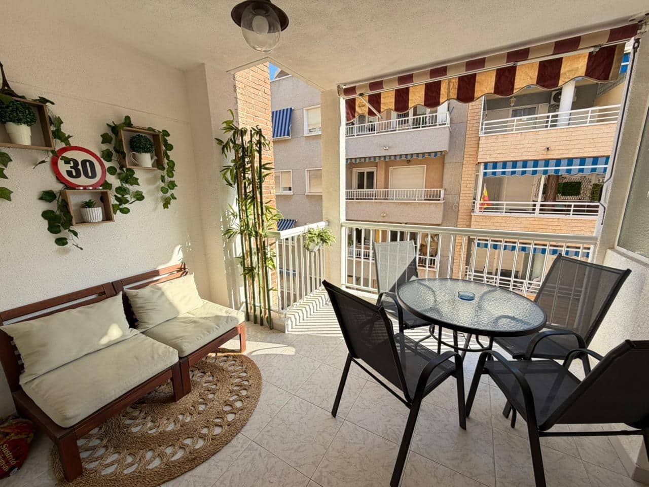 2 makuuhuone Huoneisto myytävänä paikassa Torrevieja - 209 000 € (Ref: 9403237)