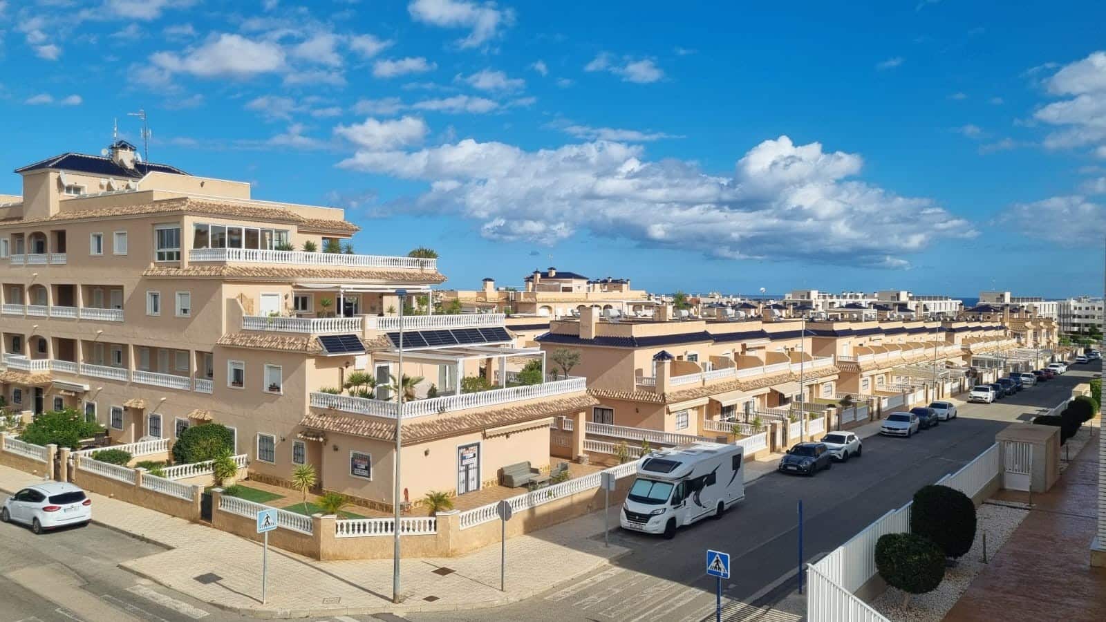 3 bedroom Townhouse for sale in Orihuela Costa with pool - € 190,000 (Ref: 9406471)