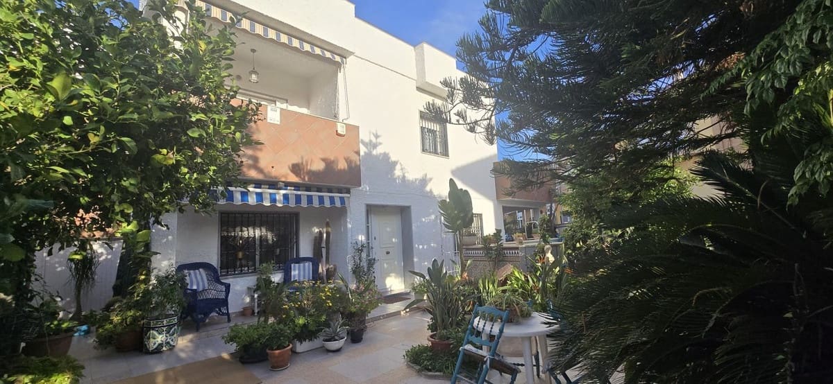 6 soveværelse Byhus til salg i El Algar med swimmingpool garage - € 269.900 (Ref: 9406484)