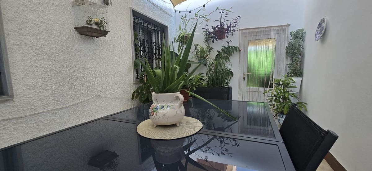 6 bedroom Townhouse for sale in El Algar with pool garage - € 269,900 (Ref: 9406484)