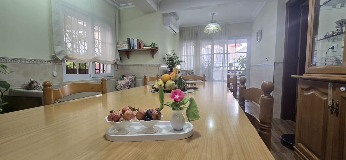 6 bedroom Townhouse for sale in El Algar with pool garage - € 269,900 (Ref: 9406484)