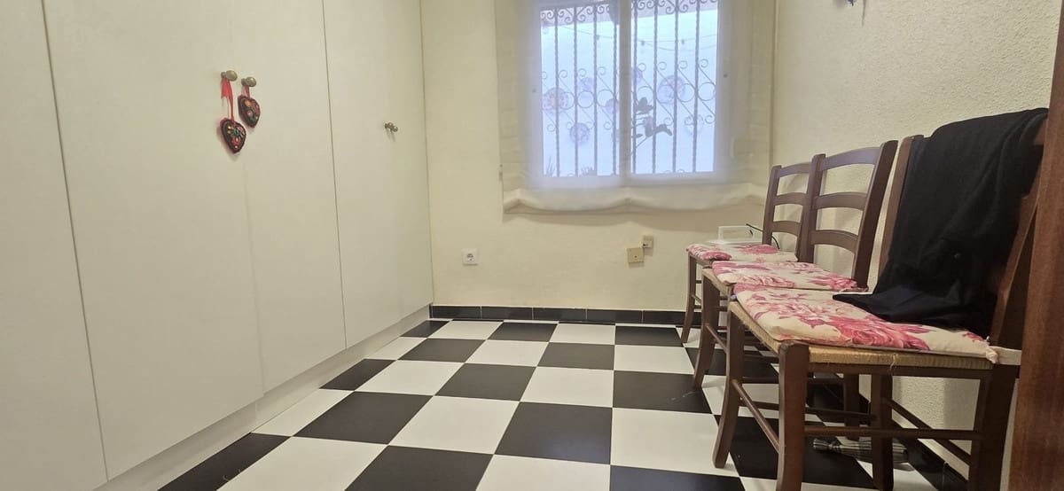 6 bedroom Townhouse for sale in El Algar with pool garage - € 269,900 (Ref: 9406484)