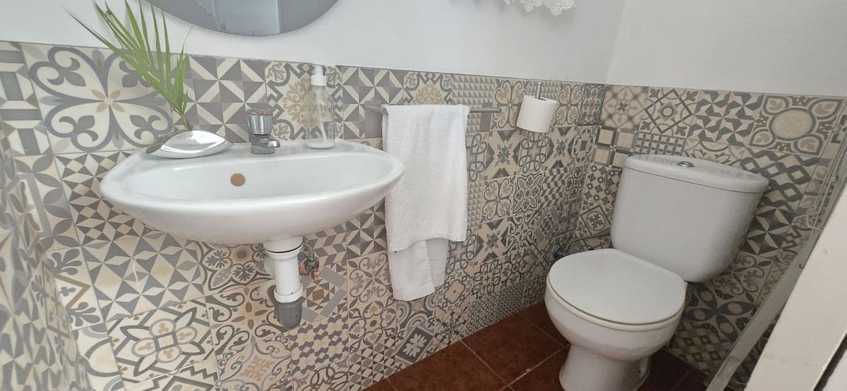 6 bedroom Townhouse for sale in El Algar with pool garage - € 269,900 (Ref: 9406484)